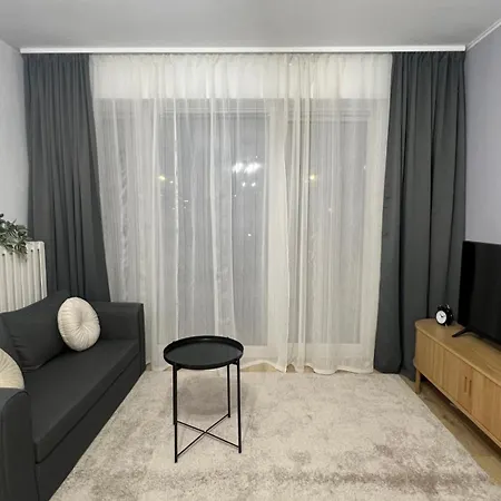 アパート Adam's Place ブラショフ