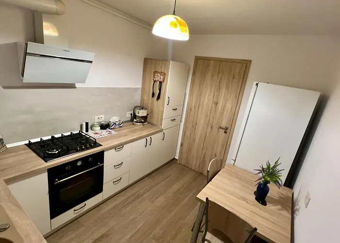 Adam's Place * ブラショフ